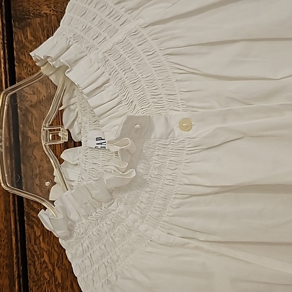 Elegant White Women's Top - Picture 3 of 6